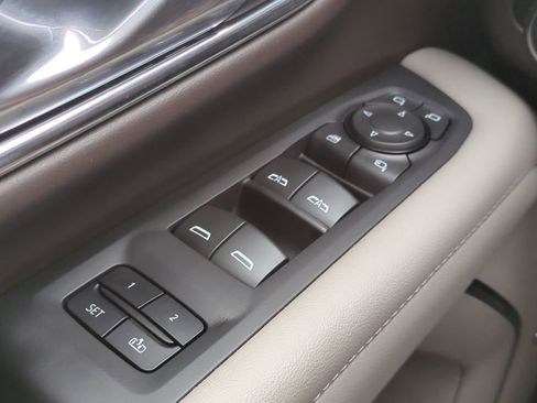 Used 2024 Chevrolet Tahoe Z71 w/ Luxury Package image 33