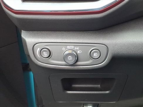 Used 2022 Chevrolet TrailBlazer RS w/ Technology Package image 18