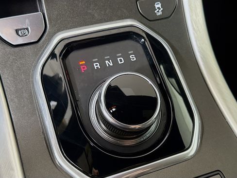 Used 2017 Land Rover Range Rover Evoque SE Premium image 20