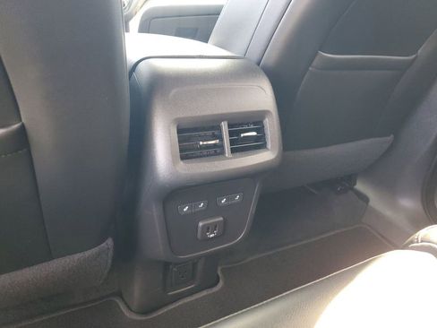 Used 2022 Chevrolet Equinox Premier image 13