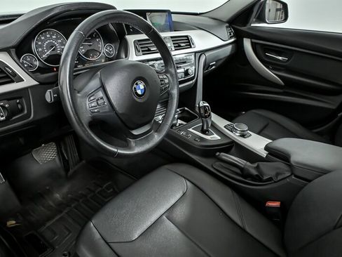 Used 2018 BMW 320i xDrive Sedan AWD/4WD image 16