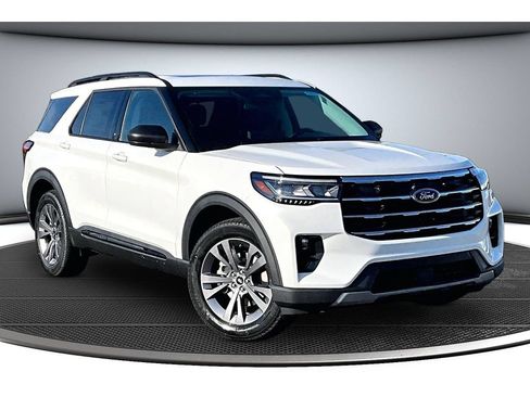 New 2026 Ford Explorer Active w/ Active Comfort Package AWD/4WD image 2