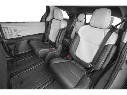 New 2026 Toyota Sienna XSE FWD image 12