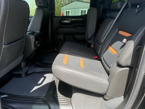 Used 2024 GMC Sierra 1500 AT4 w/ Technology Package AWD/4WD image 13