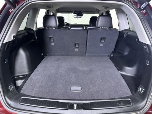 Used 2023 Jeep Grand Cherokee Limited w/ Black Appearance Package image 27