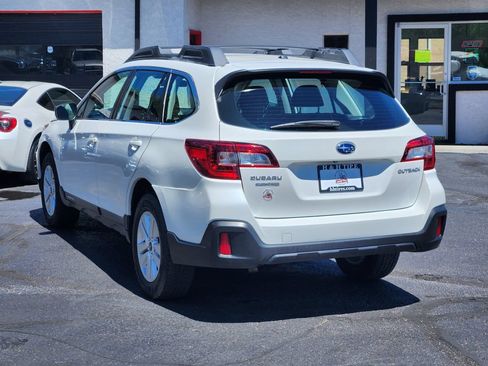 Used 2019 Subaru Outback 2.5i AWD/4WD image 11