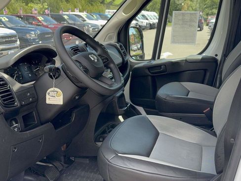 Used 2026 RAM ProMaster 2500 w/ Convenience Group FWD image 13