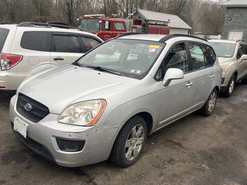 Used 2008 Kia Rondo LX w/ Convenience Pkg image 2