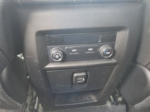 Used 2019 Chevrolet Traverse LT image 25