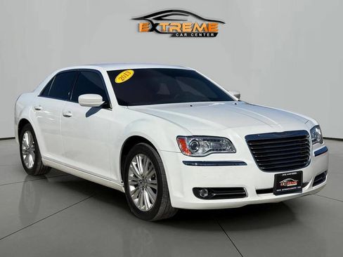 Used 2013 Chrysler 300 AWD w/ Driver Convenience Group image 9