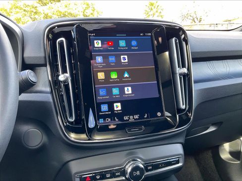 Used 2023 Volvo XC40 Recharge Plus w/ Protection Package Premier image 36