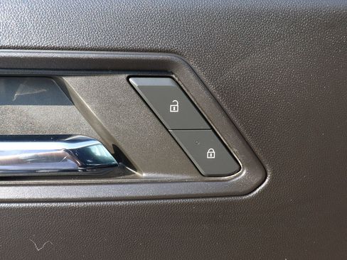 Used 2023 Chevrolet Colorado LT w/ LT Convenience Package II image 20