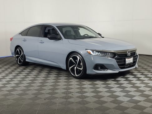 Used 2021 Honda Accord Sport image 2