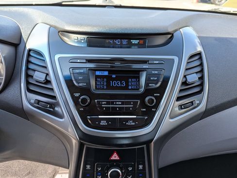 Used 2016 Hyundai Elantra SE FWD image 15