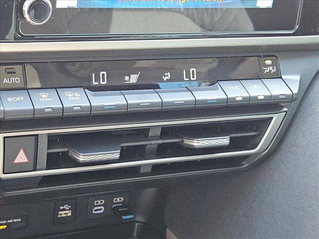 Used 2025 Toyota Camry LE w/ Convenience Package FWD image 12