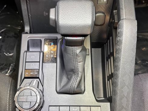 Certified 2025 Toyota 4Runner TRD Off-Road AWD/4WD image 39