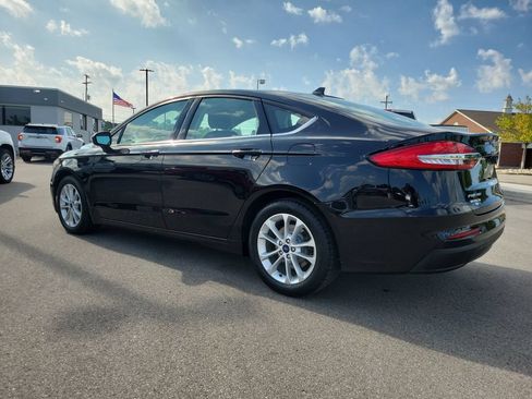 Certified 2020 Ford Fusion SE FWD image 3