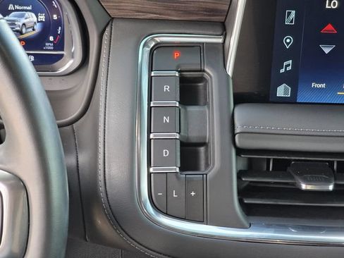 Used 2024 Chevrolet Tahoe Z71 w/ Luxury Package AWD/4WD image 25