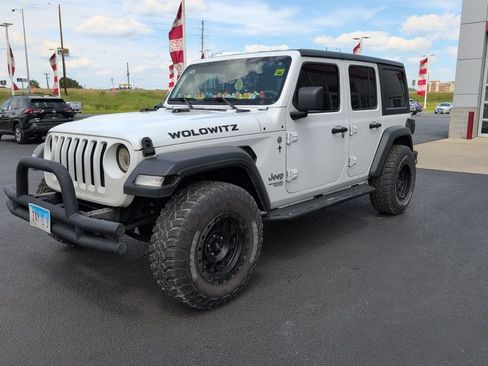 Used 2018 Jeep Wrangler Unlimited Sport AWD/4WD image 4