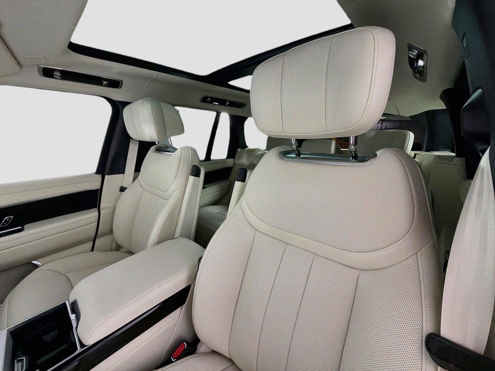 New 2027 Land Rover Range Rover Autobiography AWD/4WD image 21