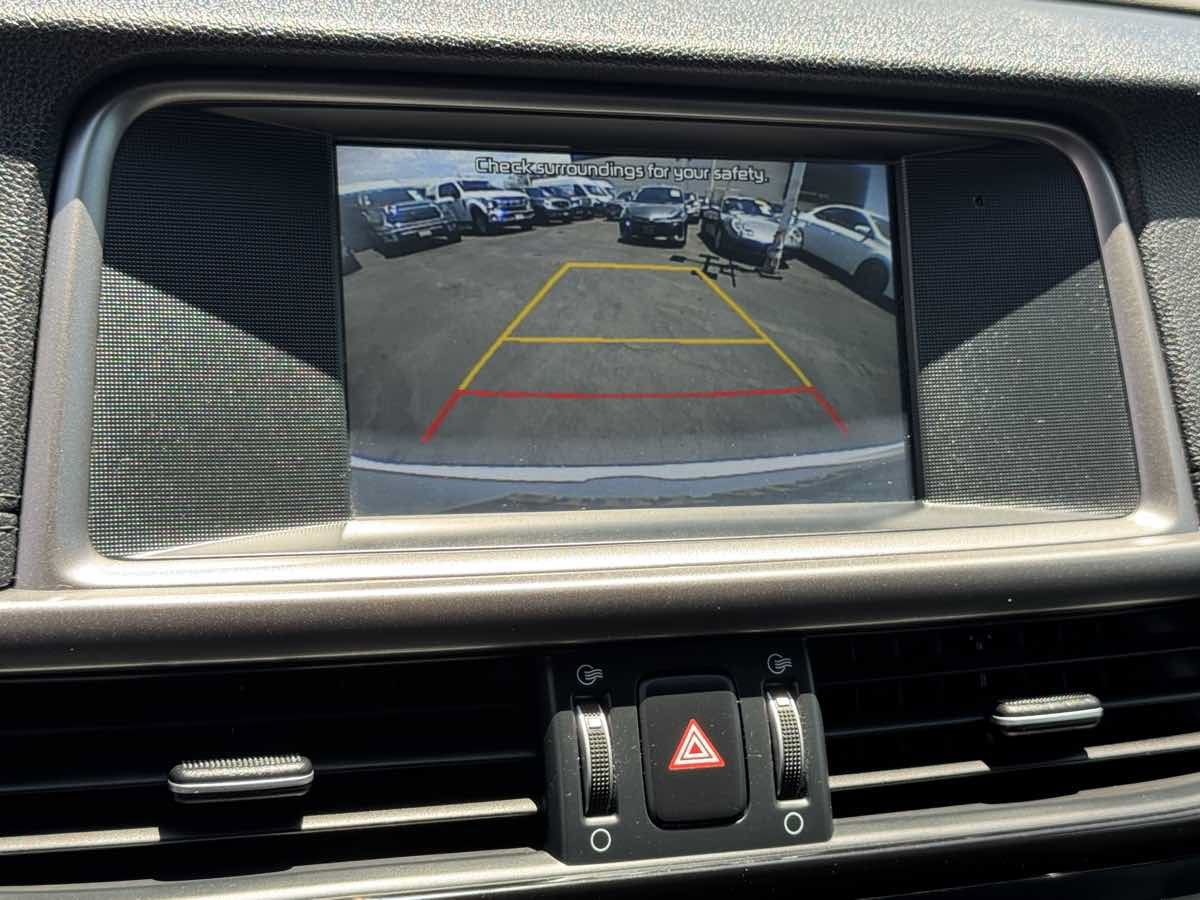 Used 2018 Kia Optima LX w/ 17" Alloy Wheels Package FWD image 27