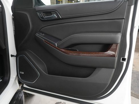 Used 2017 GMC Yukon XL SLT image 9