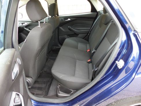 Used 2017 Ford Focus SEL FWD image 36