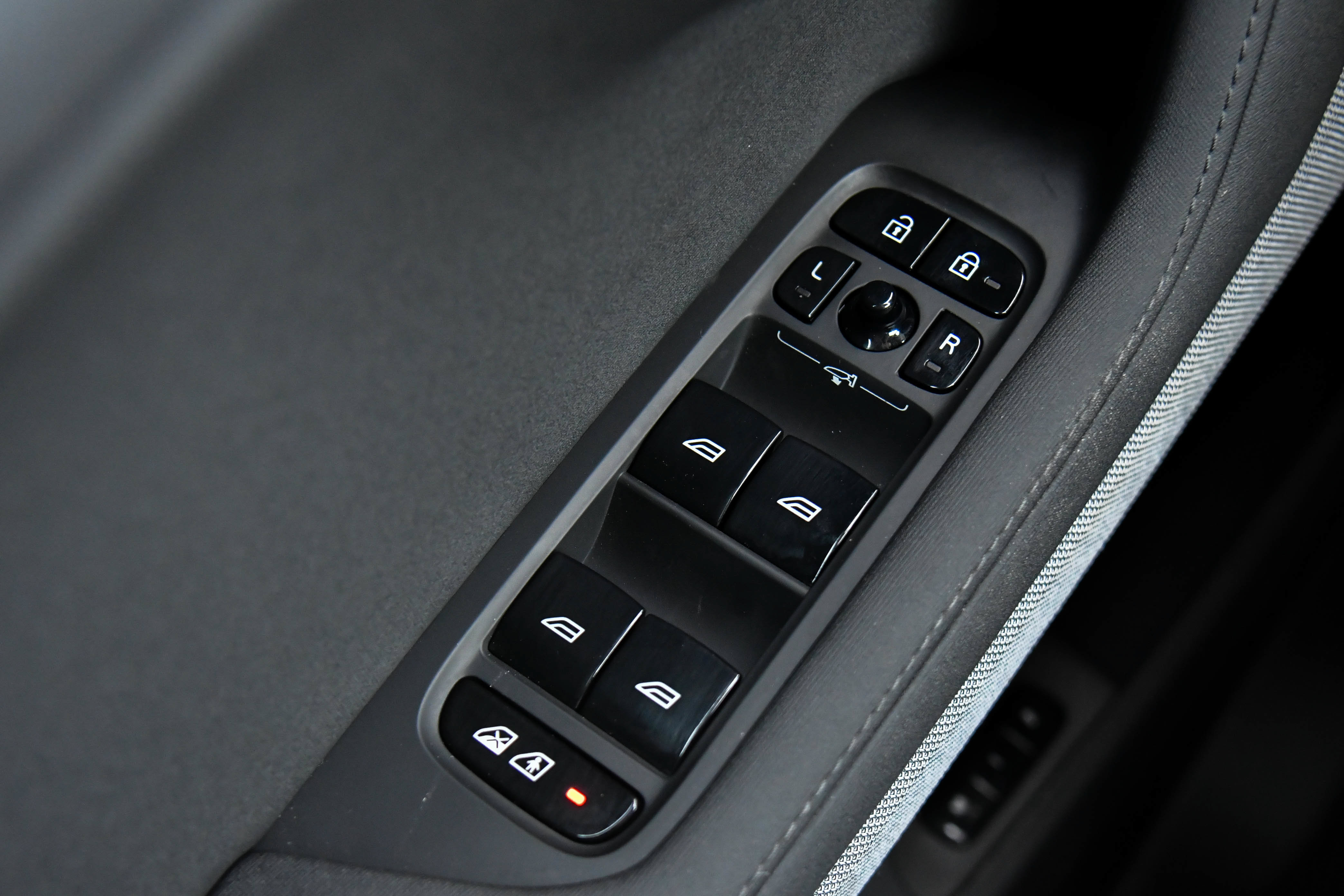 Used 2024 Polestar Polestar 2 RWD image 39