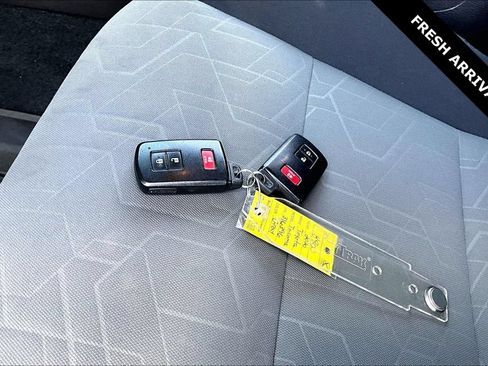 Used 2020 Toyota Tacoma TRD Off-Road AWD/4WD image 35