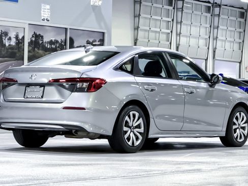 Used 2023 Honda Civic LX image 9