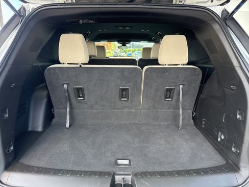 Used 2022 Chevrolet Traverse LS image 14