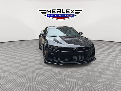 Used 2020 Chevrolet Camaro SS RWD image 3