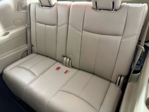 Used 2018 Nissan Pathfinder Platinum image 45