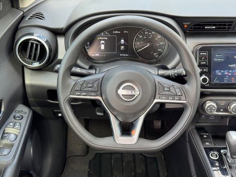 Used 2023 Nissan Kicks SV image 15