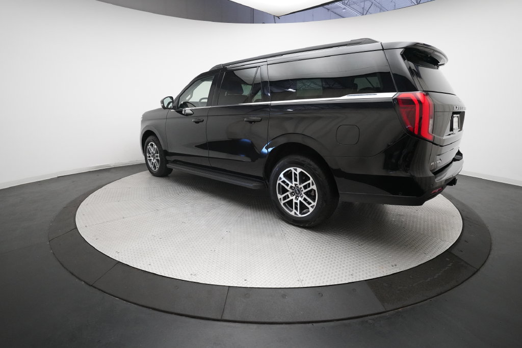 Used 2025 Ford Expedition Max Active AWD/4WD image 34