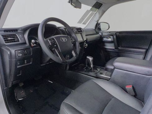 Used 2019 Toyota 4Runner TRD Off-Road Premium AWD/4WD image 30
