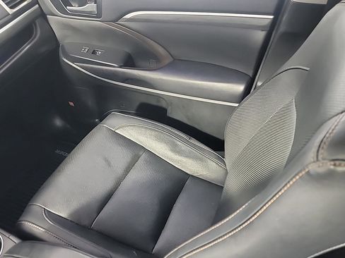 Used 2018 Toyota Highlander Limited AWD/4WD image 23
