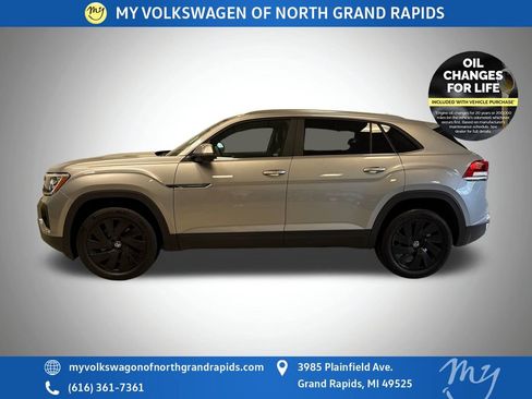 Used 2024 Volkswagen Atlas Cross Sport SE AWD/4WD image 5