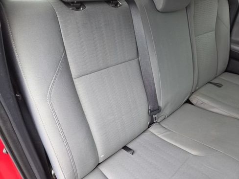 Used 2018 Toyota Tacoma SR5 AWD/4WD image 17