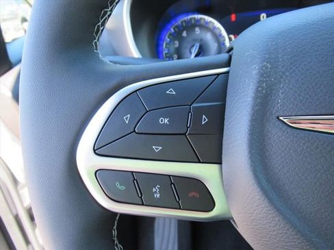 New 2026 Chrysler Pacifica Select FWD image 20