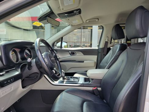 Used 2022 Kia Carnival LX image 15