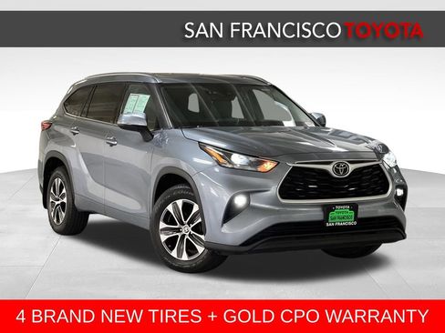 Certified 2021 Toyota Highlander XLE AWD/4WD image 7