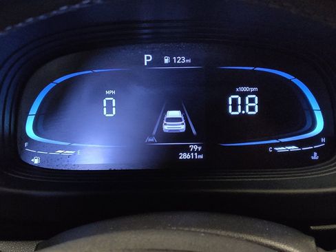 Used 2023 Hyundai Venue SEL w/ Cargo Package FWD image 23
