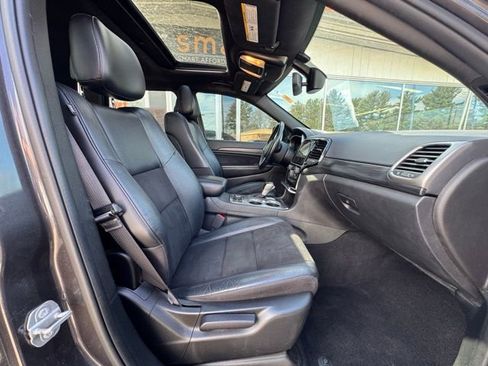 Used 2020 Jeep Grand Cherokee Laredo w/ Quick Order Package 2BN North image 12