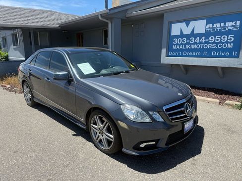 Used 2010 Mercedes-Benz E 550 4MATIC Sedan image 1