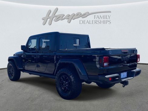 Certified 2022 Jeep Gladiator Sport AWD/4WD image 6