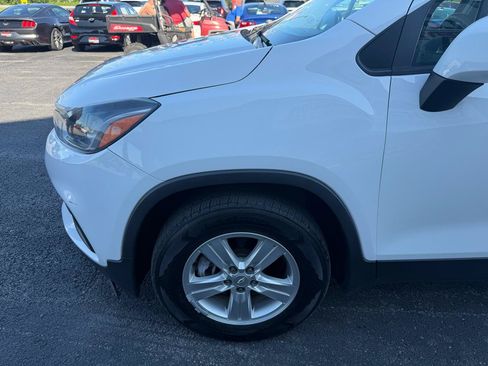 Used 2019 Chevrolet Trax LS AWD/4WD image 11