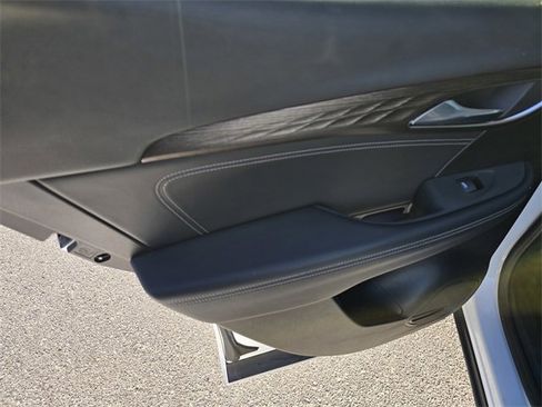 Used 2023 Buick Envision Avenir image 13