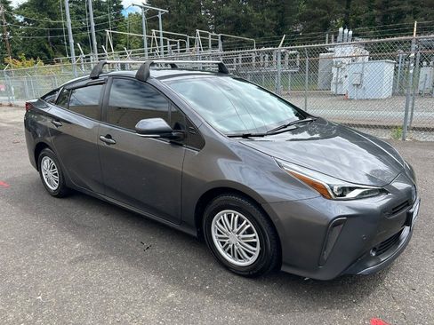 Used 2019 Toyota Prius XLE AWD/4WD image 3
