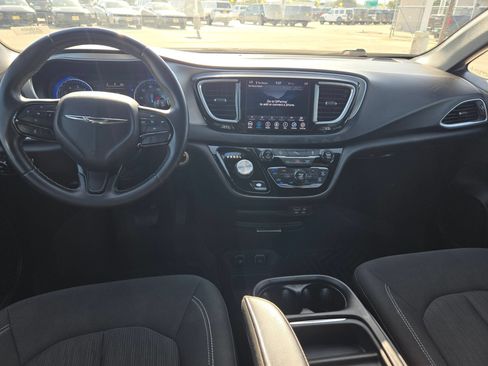 Used 2018 Chrysler Pacifica Touring Plus w/ S Appearance Package FWD image 14